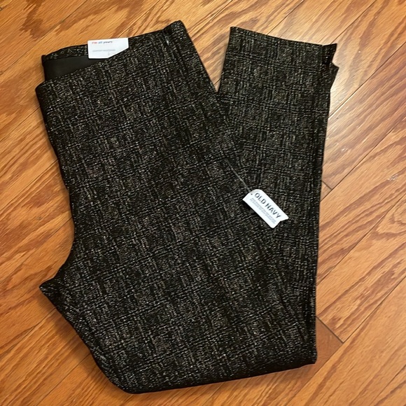 Old Navy Pants - Old Navy Pixie Skinny Shimmery Pants